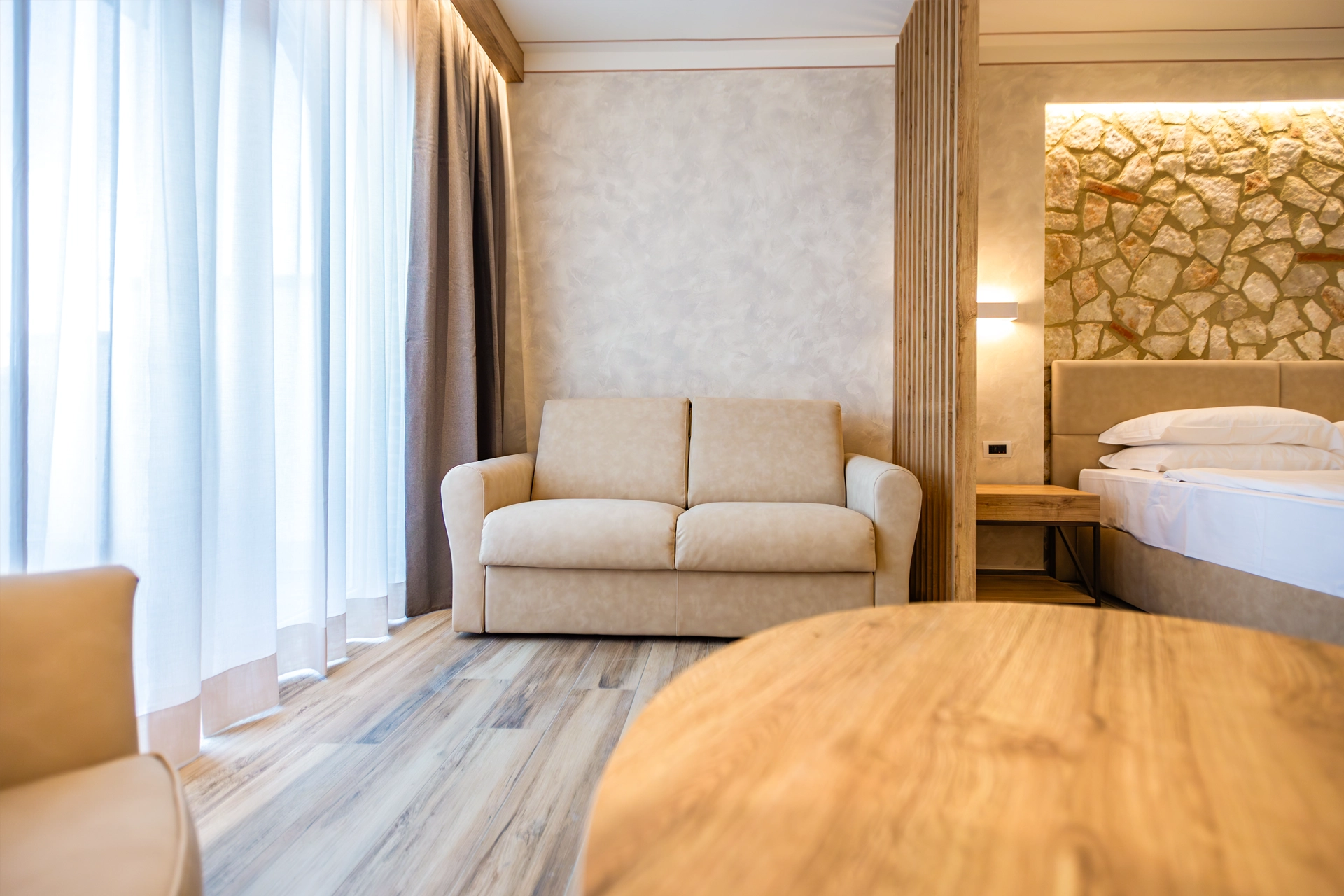 camera deluxe tripla del resort della Tenuta Elisabetta