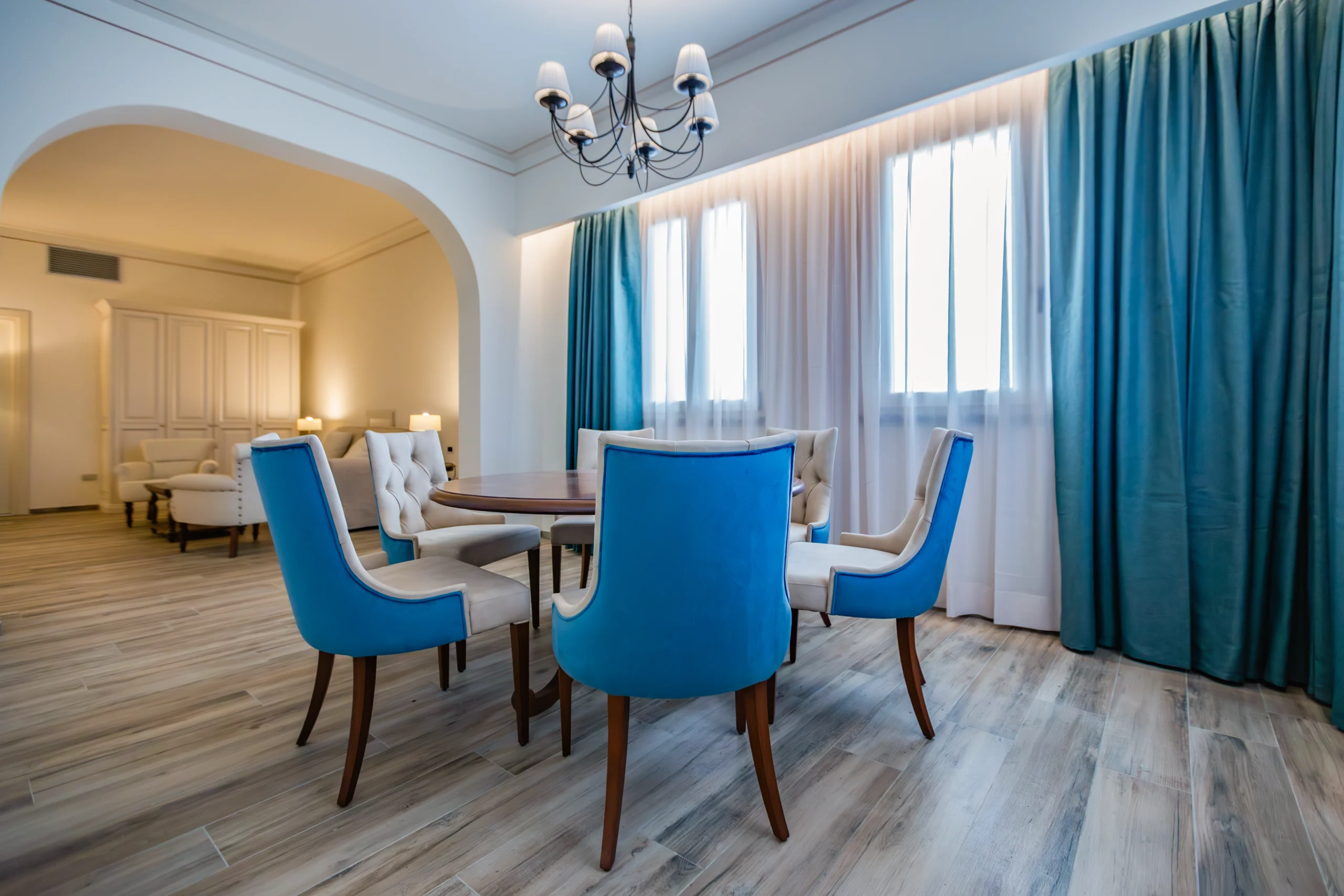 soggiorno della royal suite panoramica del resort della Tenuta Elisabetta